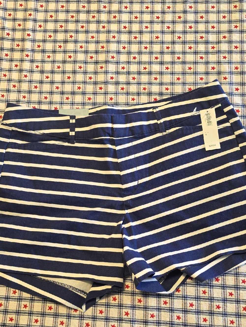 Old Navy Blue and White Striped Jean Shorts - Picture 2 of 4